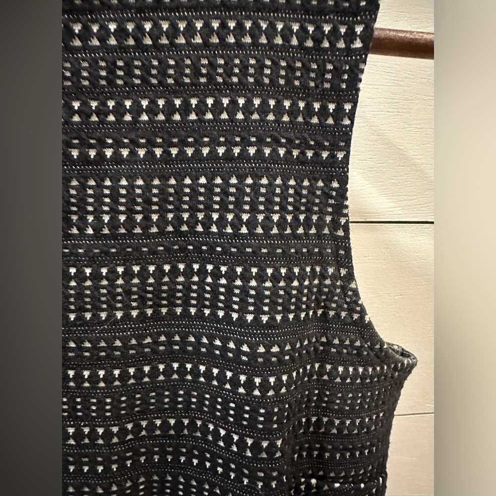 Banana Republic Women’s Black and White Geometric Striped Dress- size 6 - Picture 5 of 5